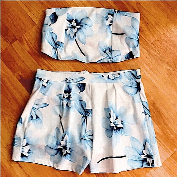 🆕🔥FASHION NOVA BEAUTIFUL BANDUE&MATCHING HIGH WAIST SHORTS:DRESSY(DATE NIGHT)! - Picture 4 of 5